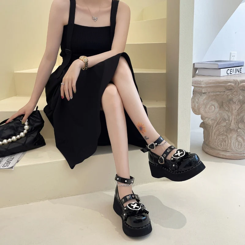 Gothic Lolita Heart Shoes Black White - Image 5